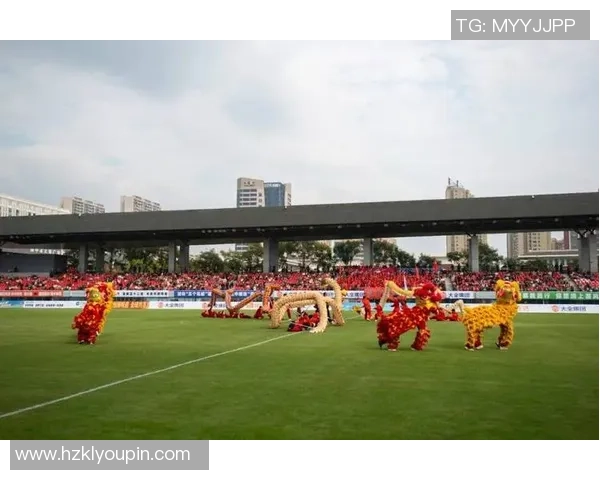 足球巨星入场前的光辉时刻球迷热情高涨全场期待盛大揭幕